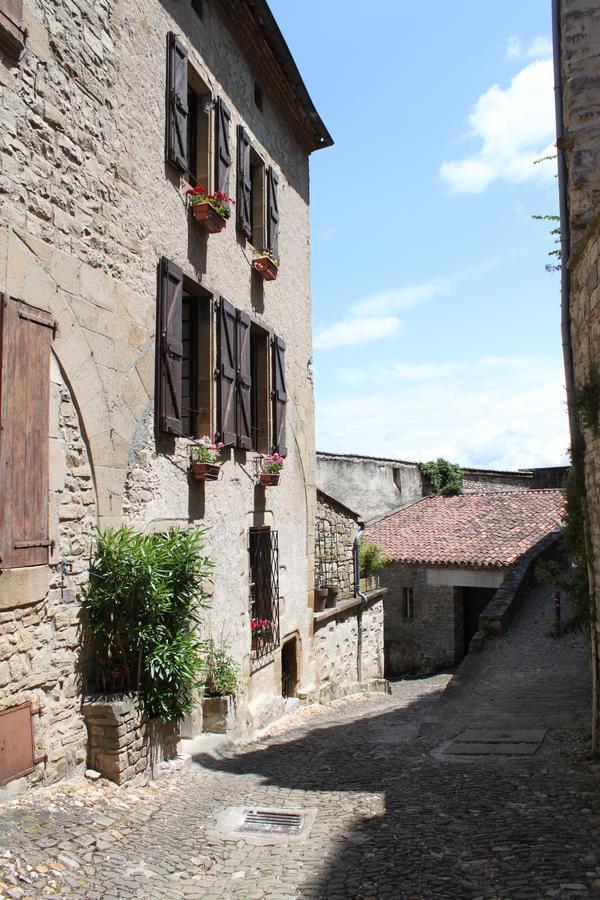 D'Ici Et D'Ailleurs Panzió Cordes Sur Ciel Kültér fotó